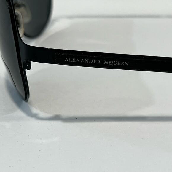 NWOT Alexander McQueen Black Oversized Aviator Sunglasses - Picture 8 of 12